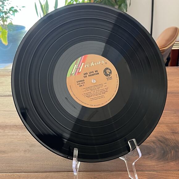 Sue Thompson ...And Love Me Vinyl LP 1974 Hickory H3G-4515 - Picture 8 of 12
